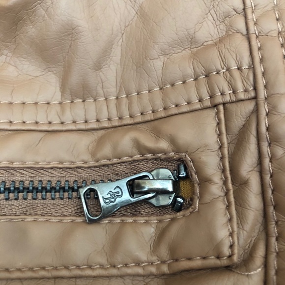 Leather Jackets 🧥 for Women! - Picture 5 of 6